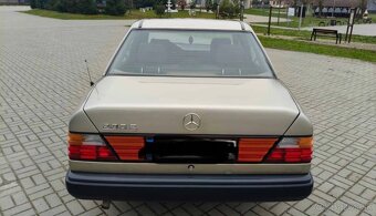 Mercedes-Benz 200E - 5