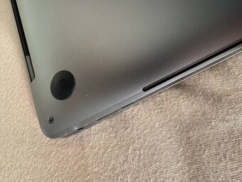 Apple MacBook Pro 15" 2017 s rozbitým displejom - 5