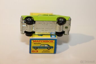 Matchbox SF Ford Zodiac MK.IV - 5