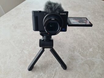 Sony ZV-1 + grip - 5