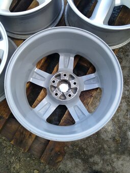 Alu 5 x 114,3 R 17 + pneu. - 5