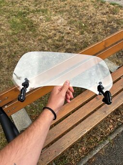 Deflektor na plexisklo - 5