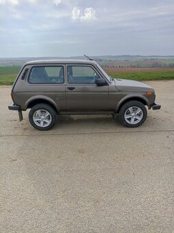 Lada Niva - 5