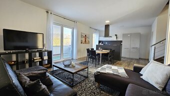 EXKLUZÍVNE Moderný zariadený 4-izbový rodinný dom, 2 k - 5