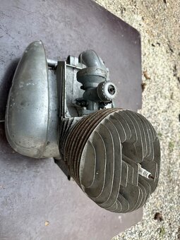 Predám motor  JAWA 250/559 panelka pretáča  a radí - 5