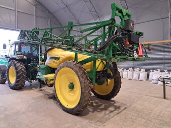Postrekovač John Deere 724 - 5