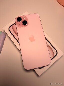iPhone 15 ružový - 5