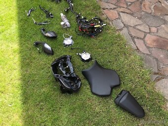 YAMAHA R6 - 5