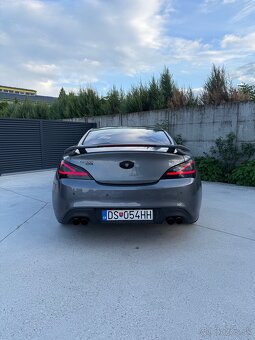 Hyundai Genesis Coupe 2.0T - 5