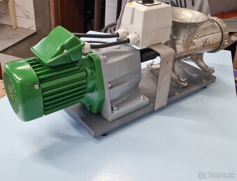 Predám elektrický mlynček na mäso- Porkert 32 - 5