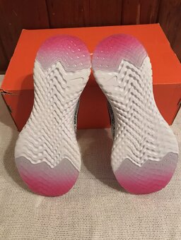 dámske bežecké topánky Epic React Flyknit 2 EUR36 - 5