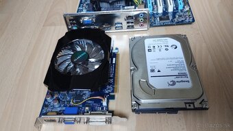 Predám základnú dosku Intel  Gigabyte GA-B75M-D3H - 5