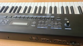 Roland JUNO D - 5