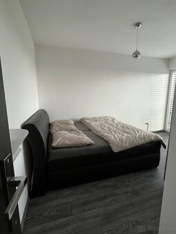 Prenájom 3 izbový byt Plato Levice - 5