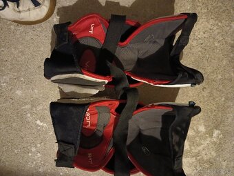 Kolenné brankárske chrániče - 5