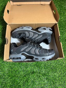 Nike TS - 5