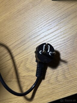 Menič napätia 230V na 110V - 5
