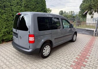 Volkswagen Caddy 1,6 TDi klima 2 x šoupačky nafta manuál - 5