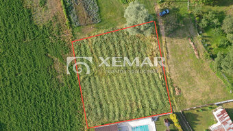 Krásny slnečný pozemok v Hronseku, BB - 1.440 m2 - 5