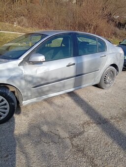 Renault laguna rok 2010 - 5