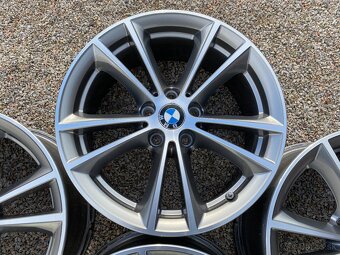 Elektróny originál BMW G30, 5x112 R17 - 5