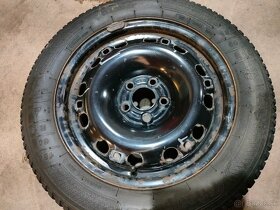 Predám zimné pneu Kleber 185/60 r15 obuté na diskoch z fabie - 5