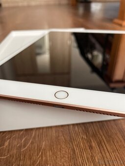 iPad 10.2 (2020) 8. generácia 32 Gb - 5