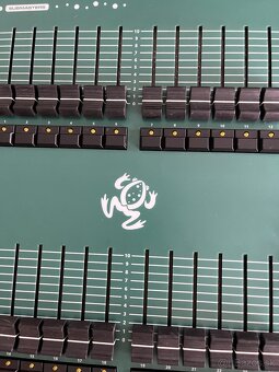 SVETELNY PULT ZERO 88 MAMBO FROG DMX 1024 + CASE - 5