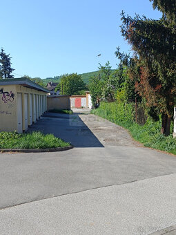 Pavlovičovo nám. - murovaná, zrekonštruovaná garáž, 18 m2 - 5