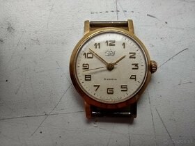 Ponúkam na predaj takéto starožitné hodinky - 5