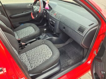 Predam škoda fabia combi 1.2 12v benzín kw 47 r.v 2007 - 5