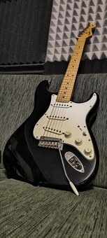 Elektrická gitara Fender Stratocaster PF Black + kufor - 5
