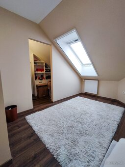 Predaj priestranný, klimatizovaný, mezonetový 3 izb. byt - 5