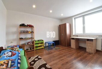 7-izbový Rodinný dom so záhradou - 5