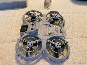 DJI Neo + 3x DJI Neo Battery + DJI Neo Two-Way Charging Hub - 5