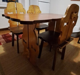 Drevený stôl, 3 stoličky a policka z masívu, lakované - 5
