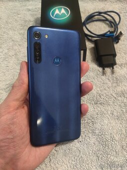 Motorola Moto G8 64GB - 5
