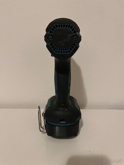 Predam adapter z Dewalt baterie na Makita naradie - 5