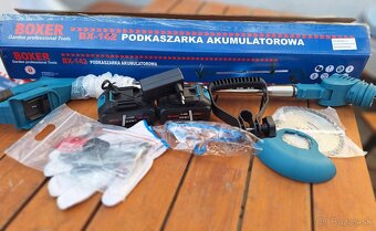 Akumalorovy vyžinač travy - 5