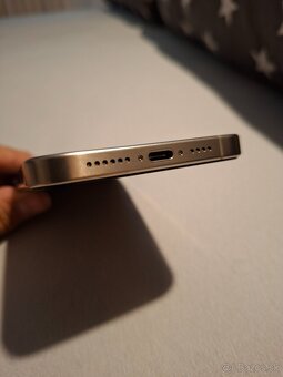 Apple iPhone 15 Pro Max 256GB Natural Titanium - 5