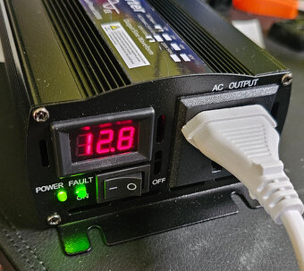 Menič napätia, invertor 12V na 220V, 500 - 1000 W, sinus - 5