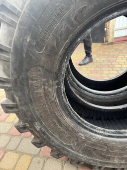 Gumy continental 335/80 R 20 - 5