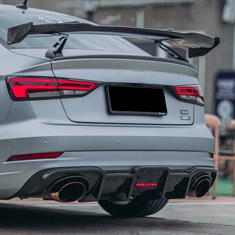 Zadný difúzor zo svetlom Audi RS3 FullCarbon - 5