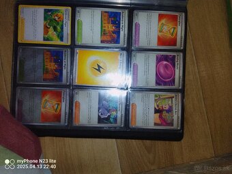 Pokémon album s V/VMAX + zlatý tréner – 30 € (pôvodne 67 €) - 5
