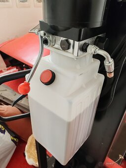 Predám hydraulický zdvihák - 5
