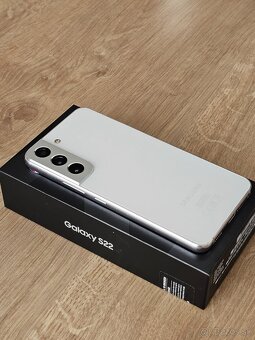 Samsung Galaxy s22 - Phantom White - 5