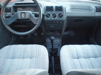 Peugeot 205 GRD - 5