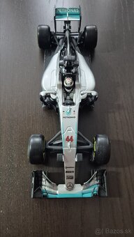Bburago Race F1 Mercedes Petronas W07 hybrid 2016 1:18 - 5