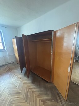 Predám starožitné spálňové skrine - 5
