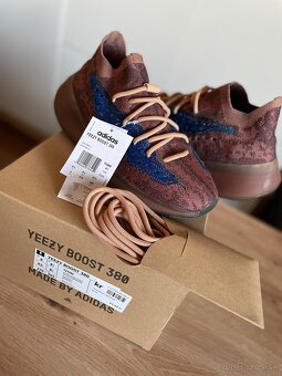 Adidas YEEZY BOOST 380 velkost 42/5 - 5